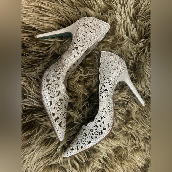 Blue by Betsey Johnson Blue Elsa Dress Pump Size 10 - Picture 14 of 16